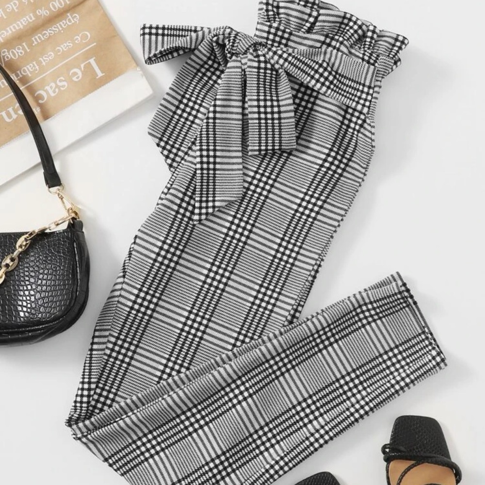 Black and white plaid paper bag pants, fit like small/medium
